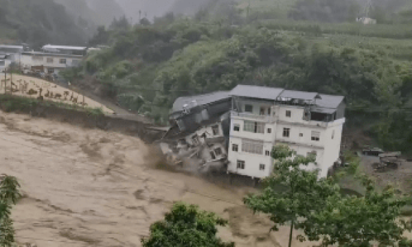 重庆万州暴雨失踪者家属称亲人已遇难！该地区仍有道路未疏通